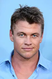 Люк Хемсворт